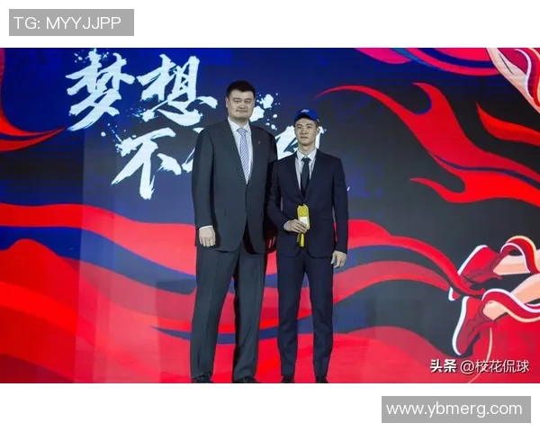 姚明弟弟最新照片曝光引发网友热议与关注