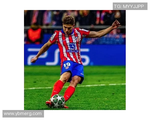 欧冠激战：里昂凭乌龙球险胜曼城引发争议判罚全场沸腾