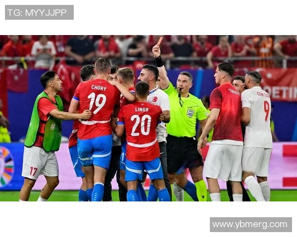 意甲激战波尔图大胜曼联争议判罚引发全场热议与反思