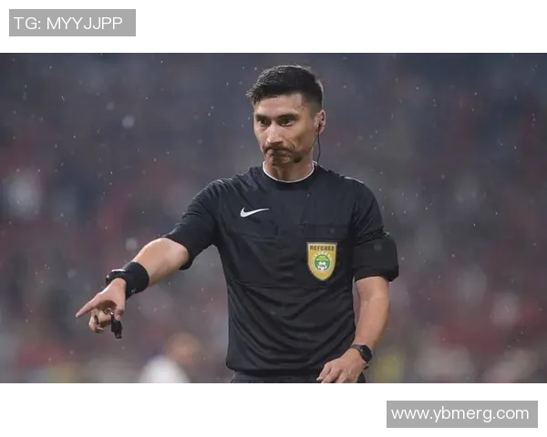 中超精彩对决里昂逆转那不勒斯帽子戏法引发争议判罚全场沸腾 中超精彩对决里昂逆转那不勒斯帽子戏法引发争议判罚全场沸腾