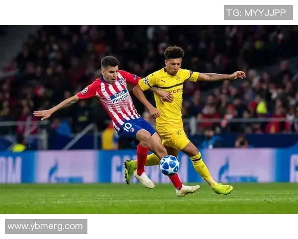 意甲激战:里昂大胜多特蒙德帽子戏法引发争议判罚全场沸腾 意甲激战:里昂大胜多特蒙德帽子戏法引发争议判罚全场沸腾