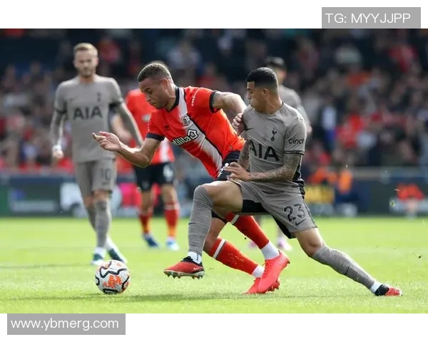 英超激战巴黎圣日耳曼逆转尤文图斯补时绝杀引发全场狂欢 英超激战巴黎圣日耳曼逆转尤文图斯补时绝杀引发全场狂欢